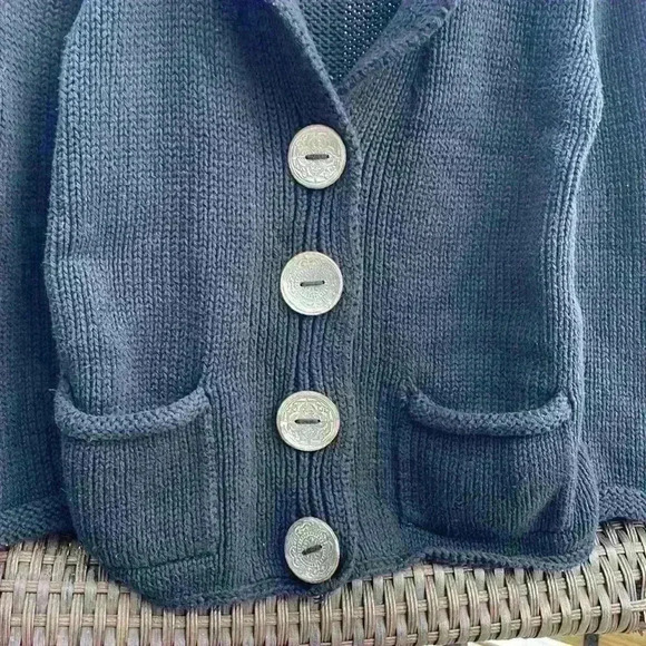 Pure hand-knitted chunky black cardigan sweater - Picture 3 of 15